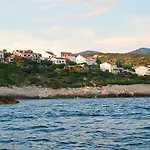 Doris Zavalatica