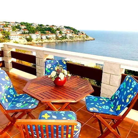 Apartamento Doris Zavalatica