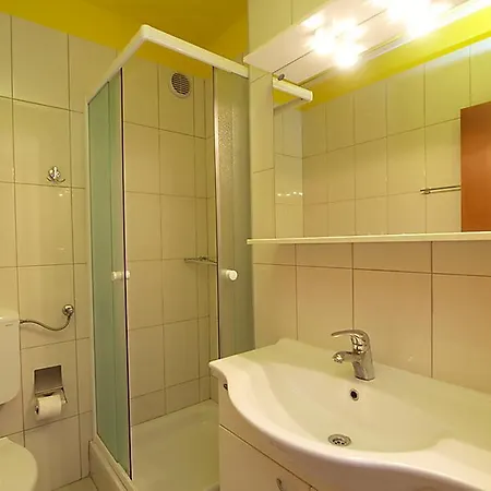 Doris 扎瓦拉提卡